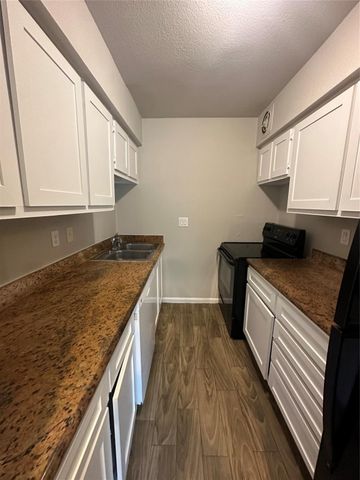 10004 Westview A, Houston, TX 77055