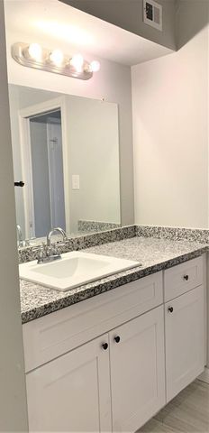 10004 Westview A, Houston, TX 77055