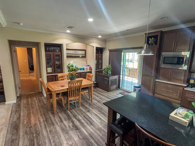 41111 Sandy Hill Road, Montgomery, TX 77316