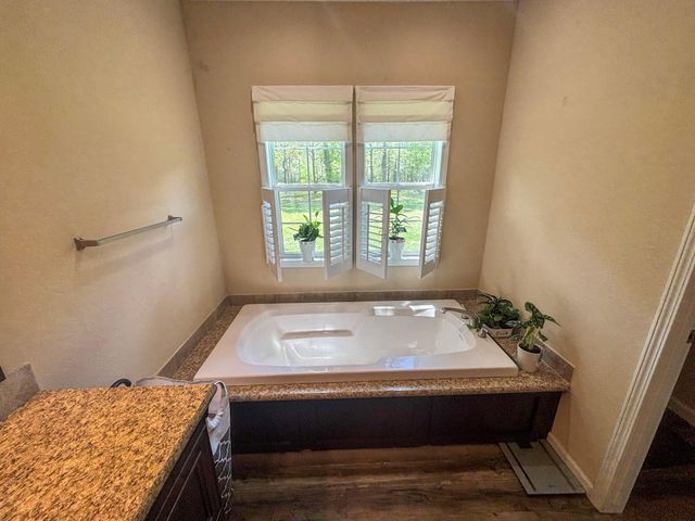 41111 Sandy Hill Road, Montgomery, TX 77316