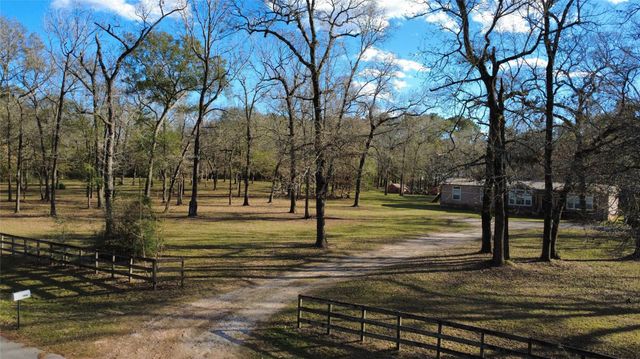 41111 Sandy Hill Road, Montgomery, TX 77316