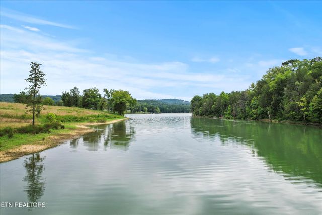 Waterfront Knoll, Sharps Chapel, TN 37866