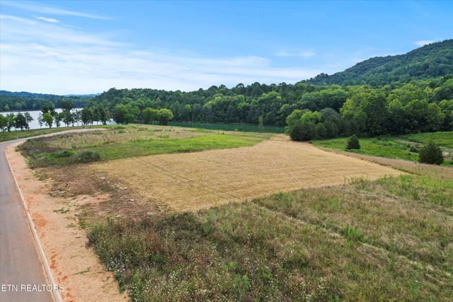 Waterfront Knoll, Sharps Chapel, TN 37866