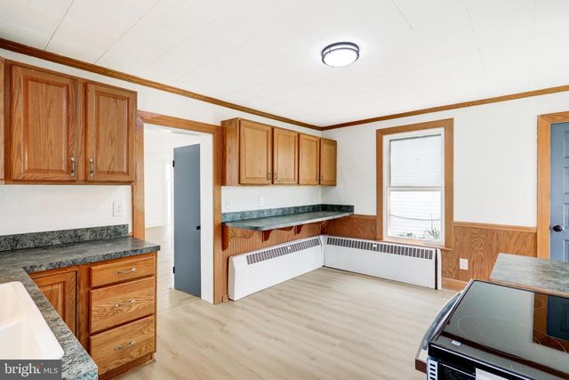 476 E E QUEEN STREET, Chambersburg, PA 17201