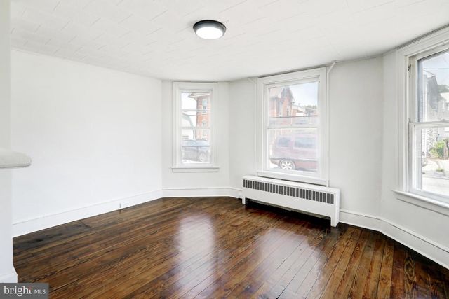 476 E E QUEEN STREET, Chambersburg, PA 17201