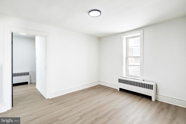 476 E E QUEEN STREET, Chambersburg, PA 17201