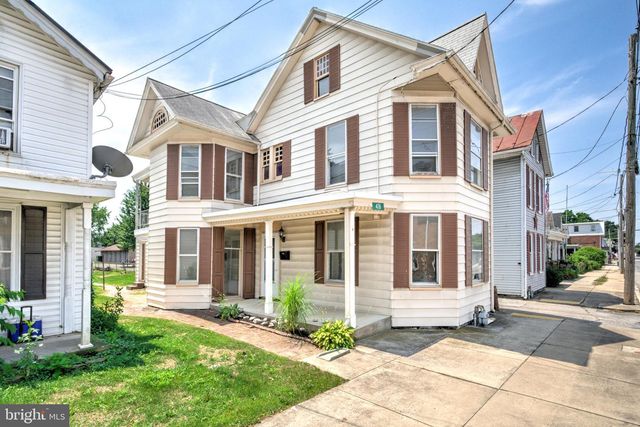 476 E E QUEEN STREET, Chambersburg, PA 17201