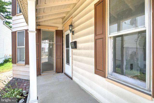 476 E E QUEEN STREET, Chambersburg, PA 17201
