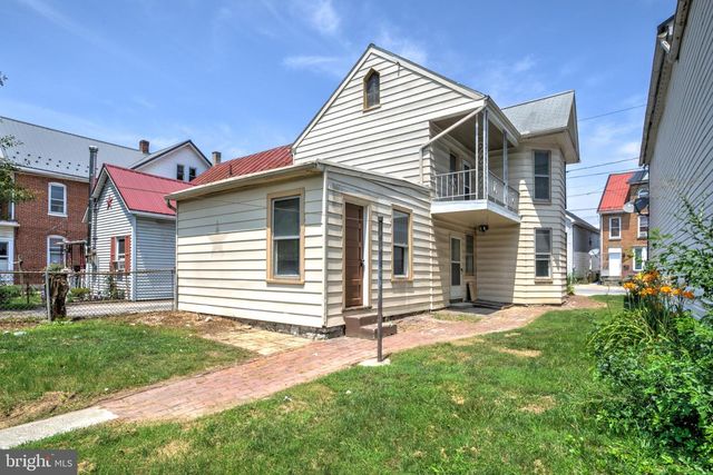 476 E E QUEEN STREET, Chambersburg, PA 17201