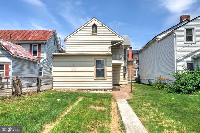 476 E E QUEEN STREET, Chambersburg, PA 17201