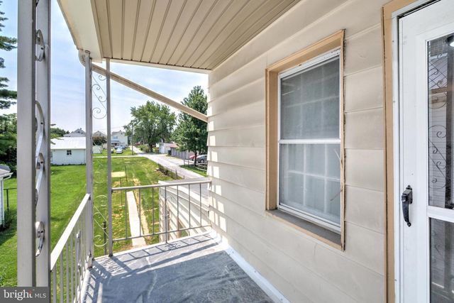 476 E E QUEEN STREET, Chambersburg, PA 17201