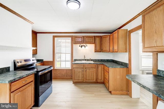 476 E E QUEEN STREET, Chambersburg, PA 17201