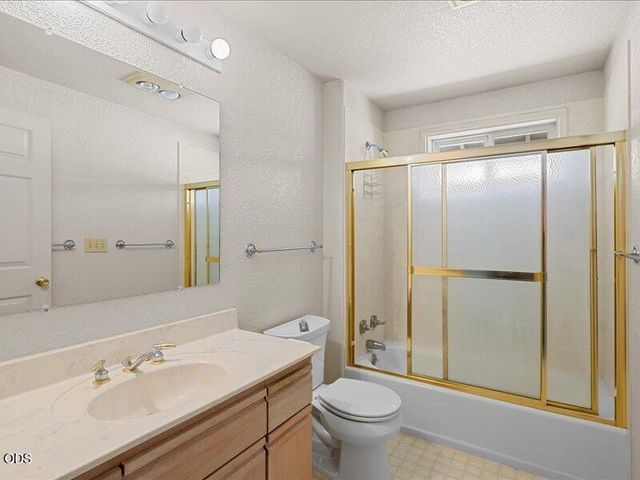895 Coutant Lane B, Grants Pass, OR 97527