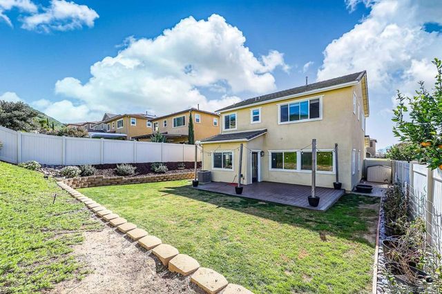 310 Falabella Ln, Fallbrook, CA 92028