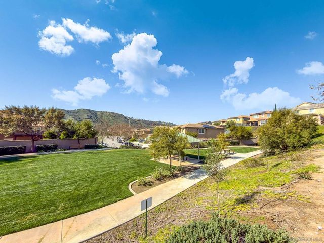 310 Falabella Ln, Fallbrook, CA 92028