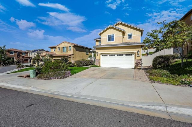 310 Falabella Ln, Fallbrook, CA 92028