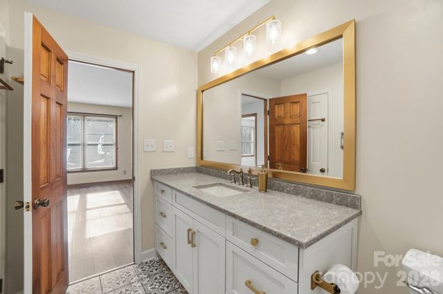 4316 Appaloosa Lane, Charlotte, NC 28215