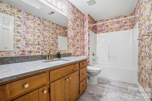 4316 Appaloosa Lane, Charlotte, NC 28215