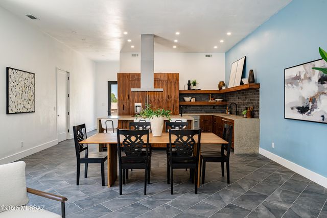 2227 E Helen Street, Tucson, AZ 85719