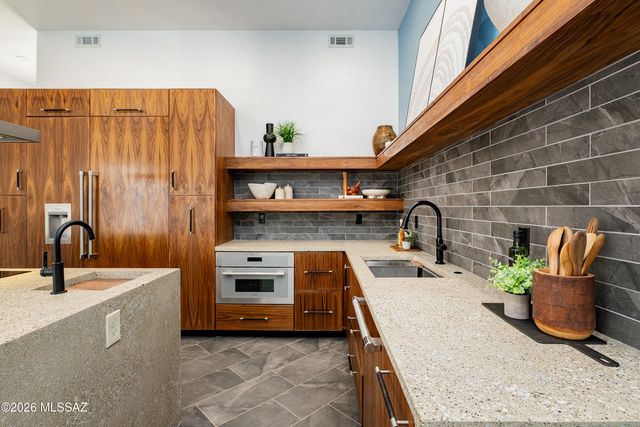 2227 E Helen Street, Tucson, AZ 85719