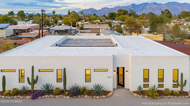2227 E Helen Street, Tucson, AZ 85719