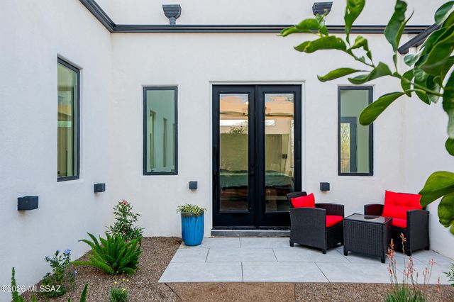 2227 E Helen Street, Tucson, AZ 85719