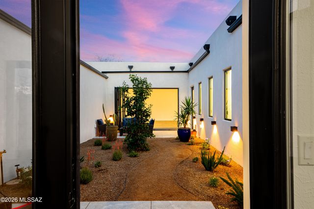 2227 E Helen Street, Tucson, AZ 85719