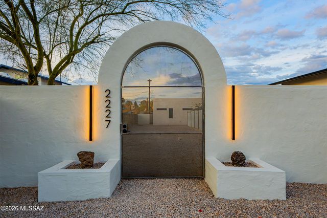 2227 E Helen Street, Tucson, AZ 85719