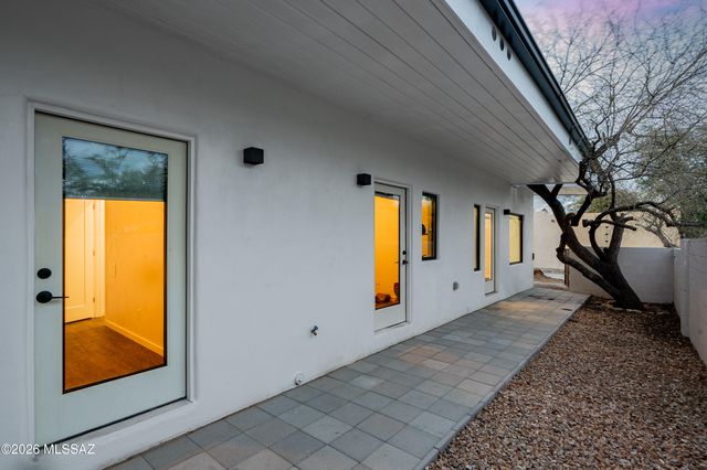2227 E Helen Street, Tucson, AZ 85719