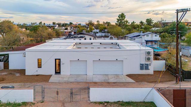 2227 E Helen Street, Tucson, AZ 85719