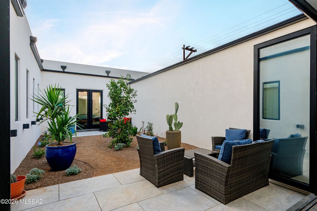2227 E Helen Street, Tucson, AZ 85719