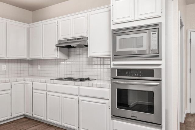 1500 Scenic Drive 18, Modesto, CA 95355