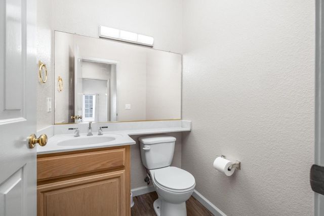 1500 Scenic Drive 18, Modesto, CA 95355