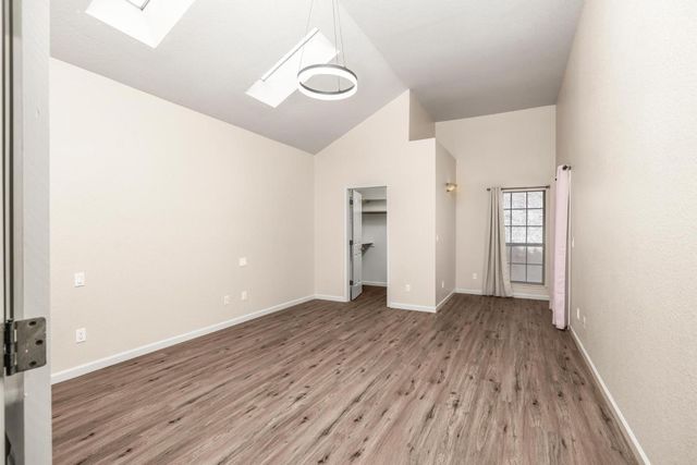 1500 Scenic Drive 18, Modesto, CA 95355