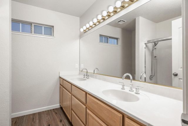 1500 Scenic Drive 18, Modesto, CA 95355