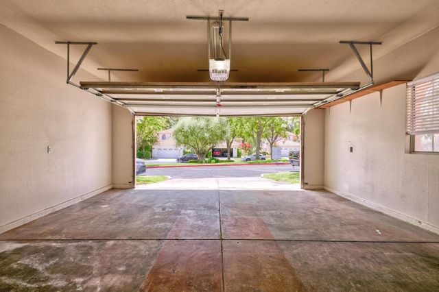 1500 Scenic Drive 18, Modesto, CA 95355