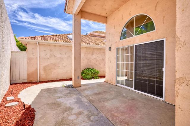 1500 Scenic Drive 18, Modesto, CA 95355