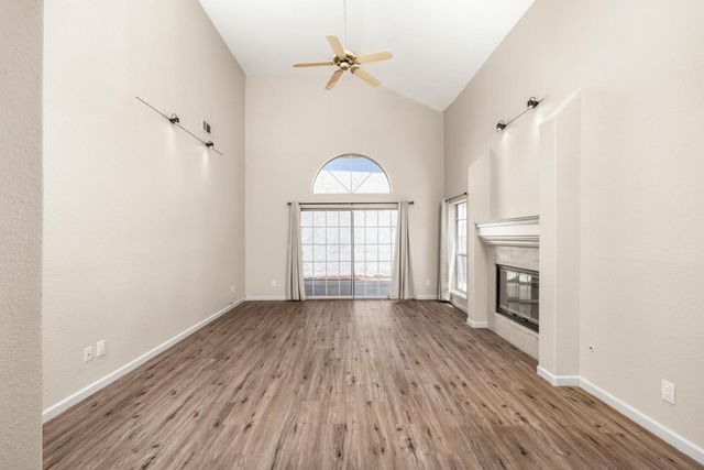 1500 Scenic Drive 18, Modesto, CA 95355