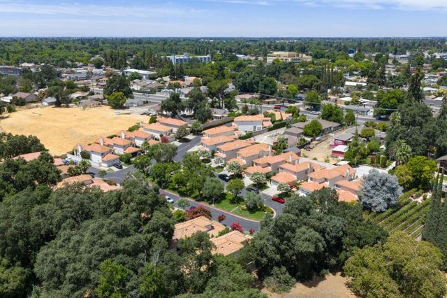 1500 Scenic Drive 18, Modesto, CA 95355