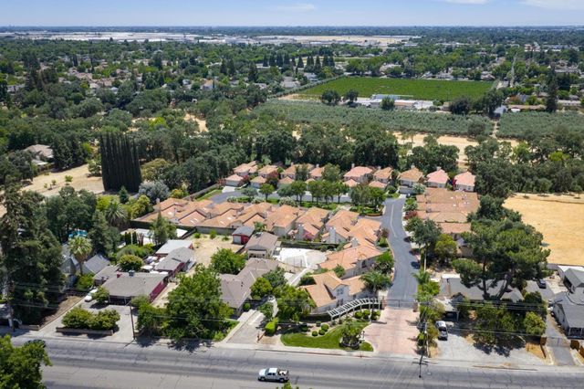 1500 Scenic Drive 18, Modesto, CA 95355