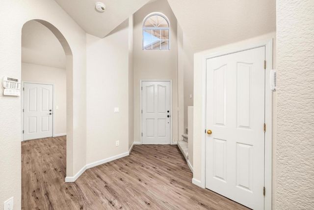 1500 Scenic Drive 18, Modesto, CA 95355