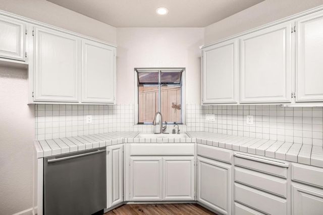 1500 Scenic Drive 18, Modesto, CA 95355