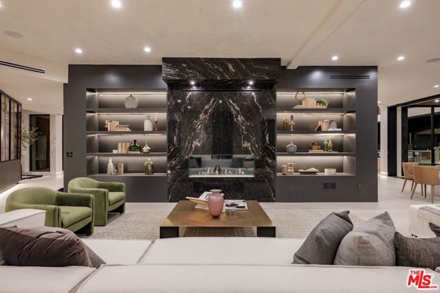 19378 Lemmer Drive, Tarzana (los Angeles), CA 91356