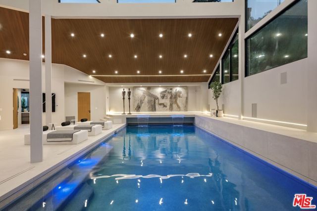 19378 Lemmer Drive, Tarzana (los Angeles), CA 91356