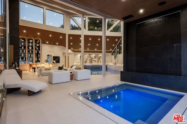 19378 Lemmer Drive, Tarzana (los Angeles), CA 91356