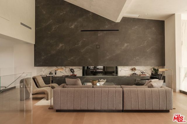 19378 Lemmer Drive, Tarzana (los Angeles), CA 91356