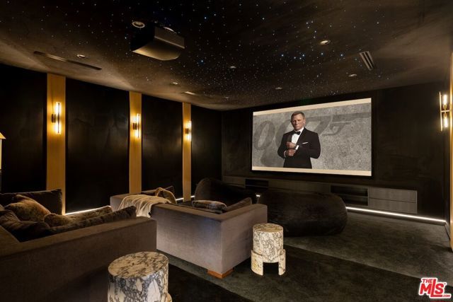 19378 Lemmer Drive, Tarzana (los Angeles), CA 91356