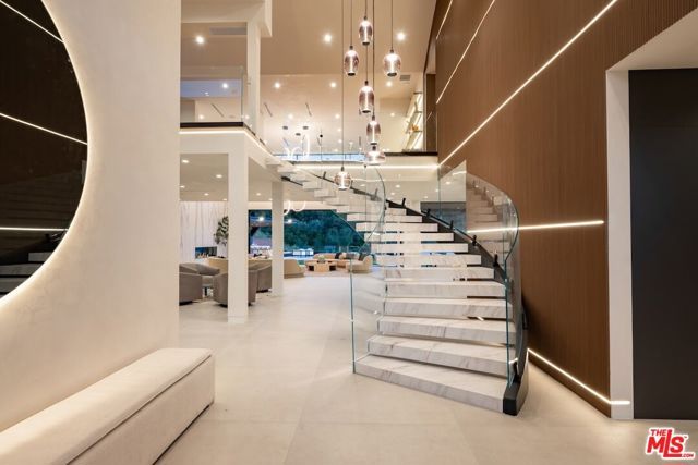 19378 Lemmer Drive, Tarzana (los Angeles), CA 91356