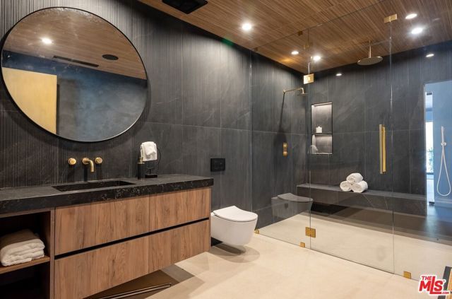 19378 Lemmer Drive, Tarzana (los Angeles), CA 91356