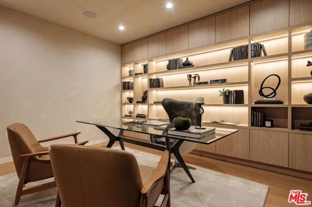 19378 Lemmer Drive, Tarzana (los Angeles), CA 91356